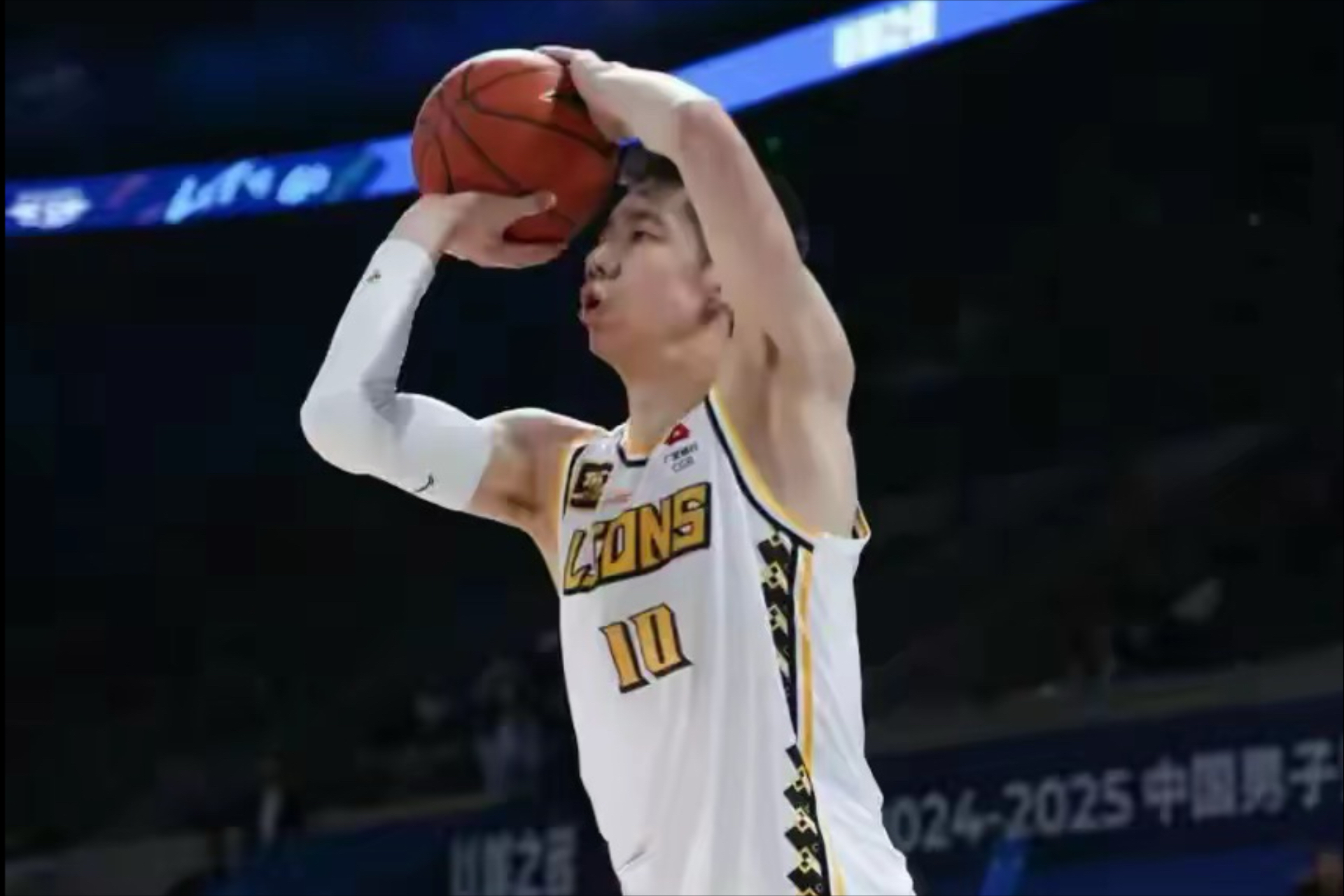 多米APP下载清晨广厦男篮备战NBA常规赛,手感冰凉细节曝光,话题不断,细节决定成败的简单介绍